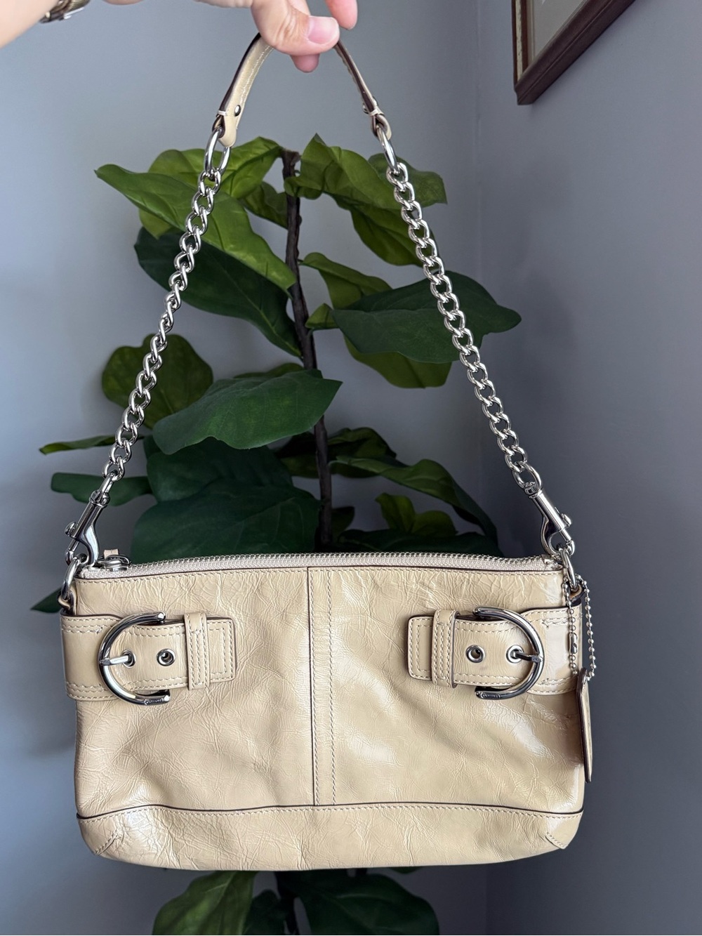 Y2K Coach Beige Leather Shoulder Bag with Silver Chain Strap